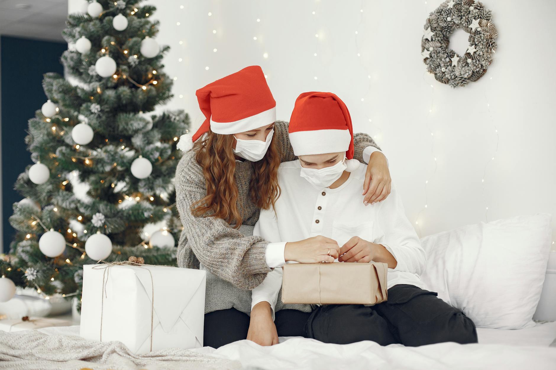 Kostenloses Stock Foto zu familie, frau, geschenke